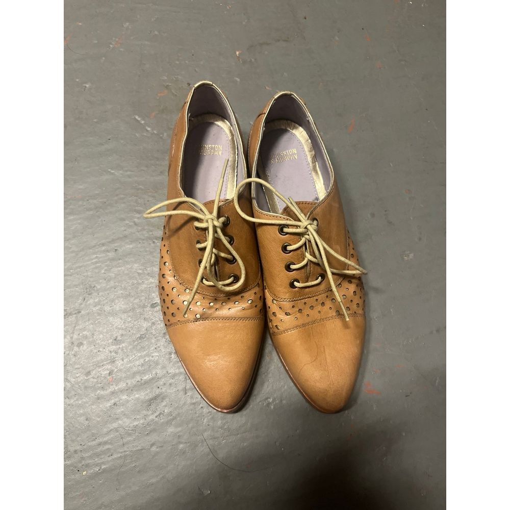 Women's dress shoes